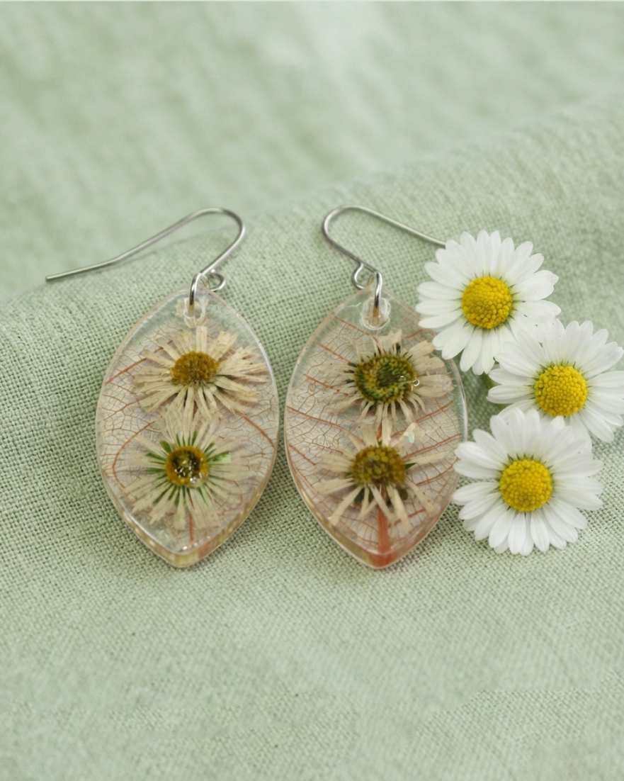 Daisy & Leaf earrings