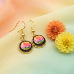 Dahlia Cabochon - Rainbow