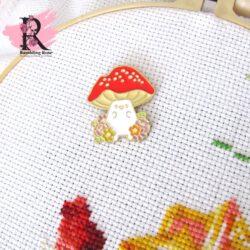 Mushroom Enamel Needle Minder