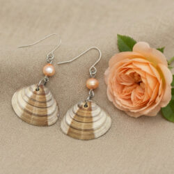 Bivalve Shell & Pearl Earrings - Brown