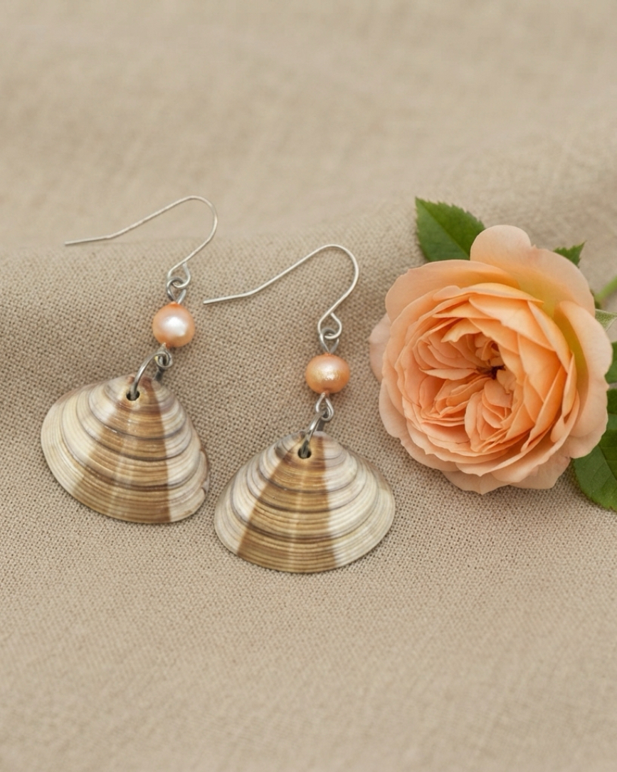 Bivalve Shell & Pearl Earrings - Brown