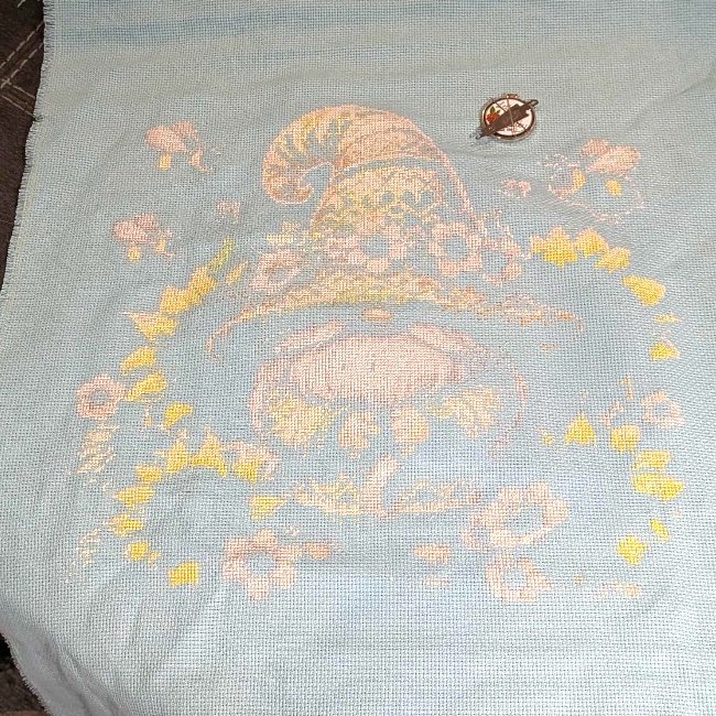 Sunflower and Bees Gnome - Image 2