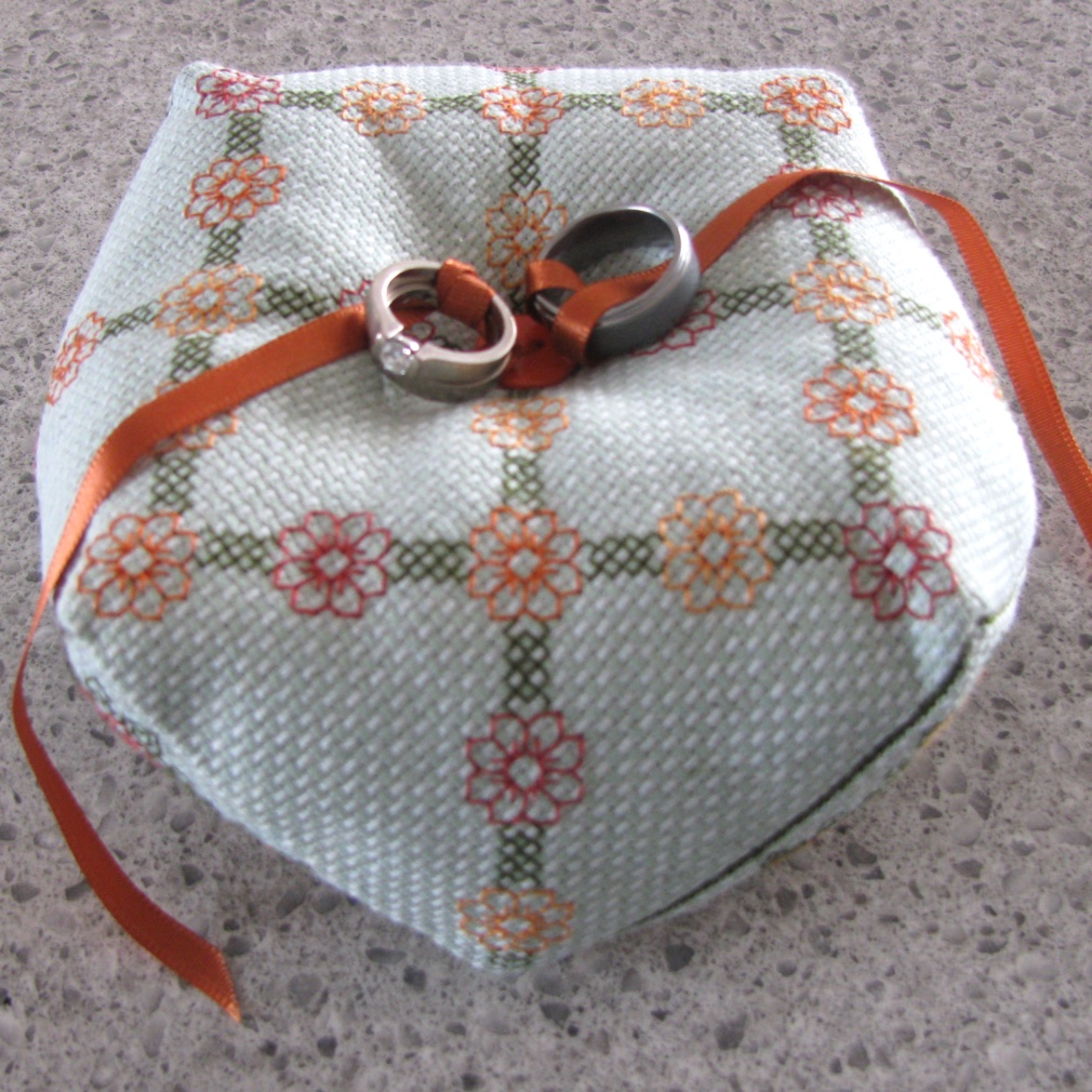Biscornu - Gerbera Wedding Ring Pillow - Image 4